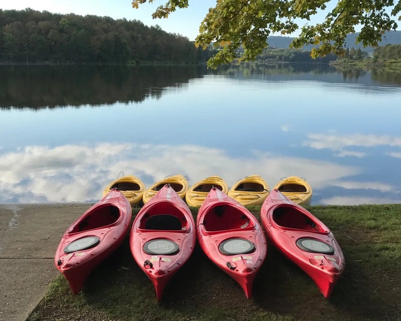 Kayak Rental at Leaser Lake for 1 to 3 Hours
