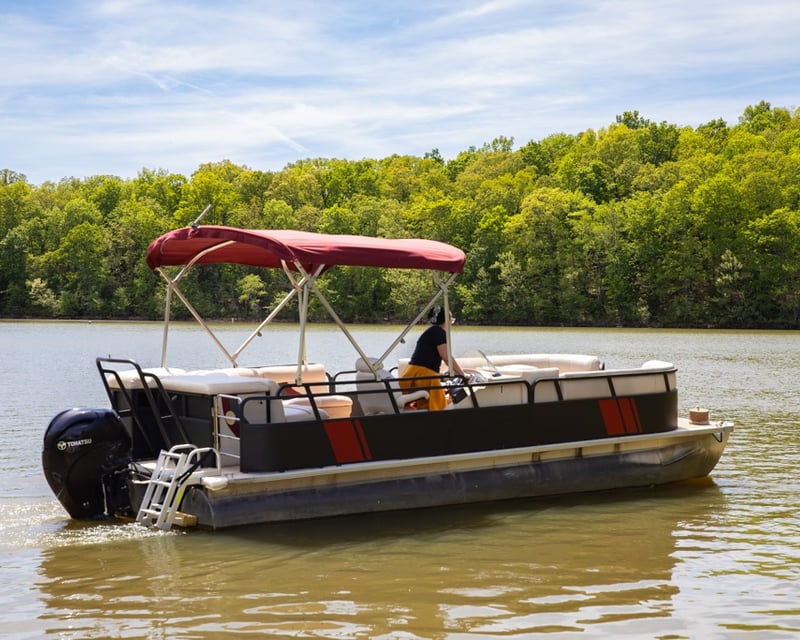 26' Pontoon Boat Rental in Murray, KY