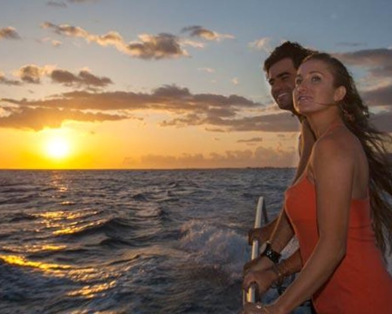 Nā Pali Coast Sunset Dinner Cruise From Port Allen