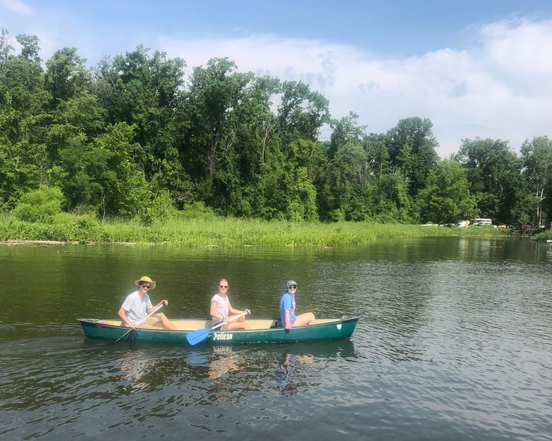 Canoe Rental for 2 to 3 People in Alexandria