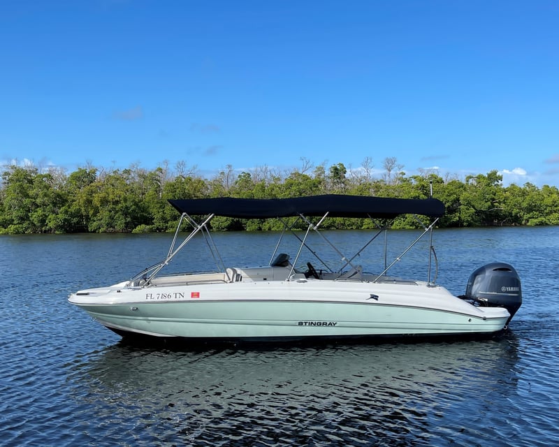 22' Deck Boat Rental in Fort Myers Near Sanibel Island