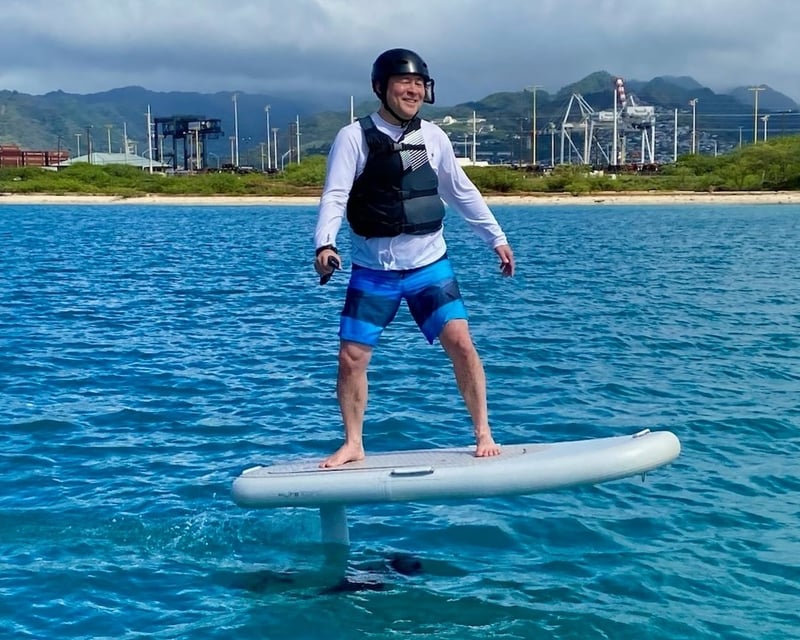 Solo eFoil Lesson at Sand Island, Honolulu