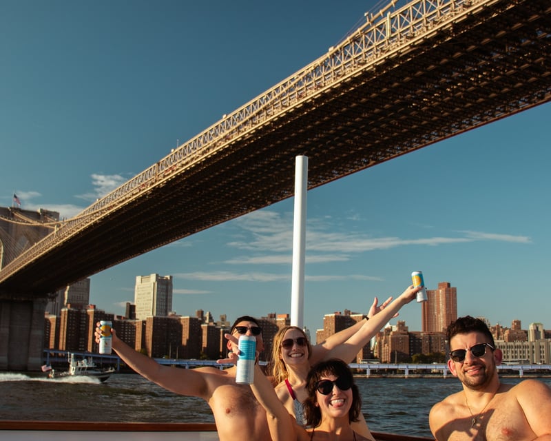 Single Tub Hot Tub Boat Tour of NY Harbor & Statue of Liberty
