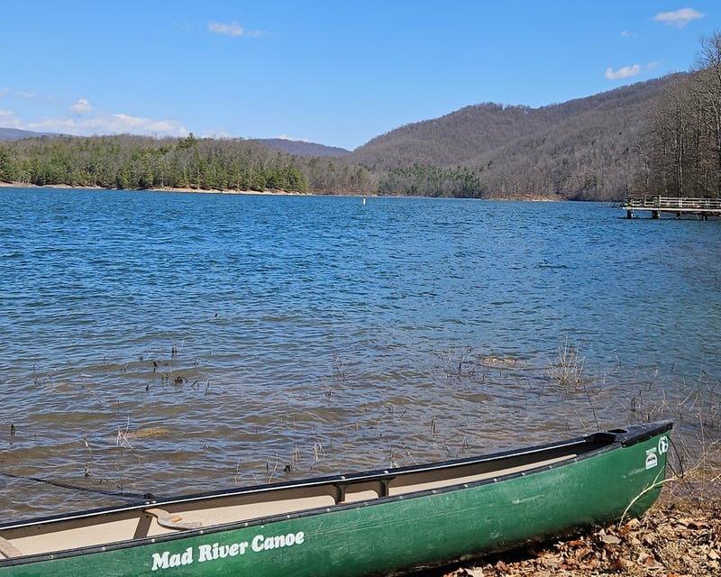 Full-Day Kayak, Canoe & Paddleboard Rental on Lake Moomaw