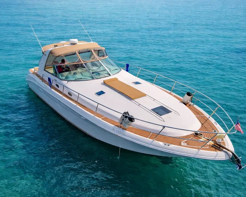 42' Yacht Charter on Biscayne Bay, Miami