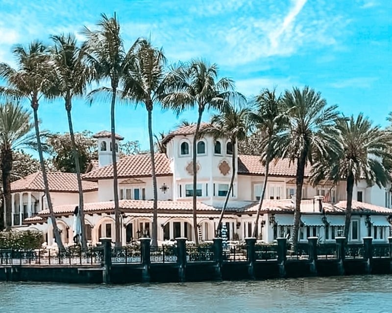 Private Captained Boat Charter in Fort Lauderdale
