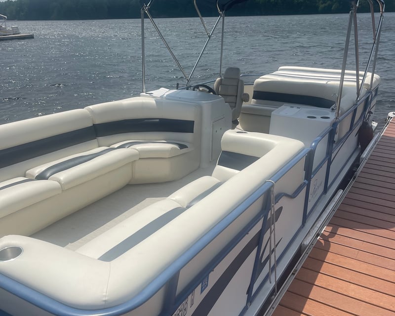Premium Pontoon Boat Rental on Swinging Bridge Reservoir
