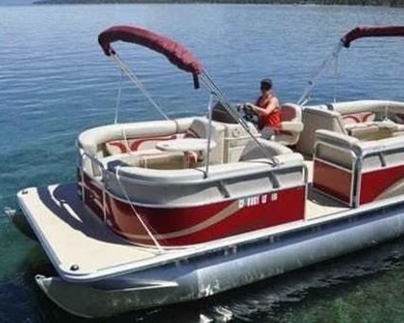 27' Shaded Tritoon Boat Rental in South Lake Tahoe