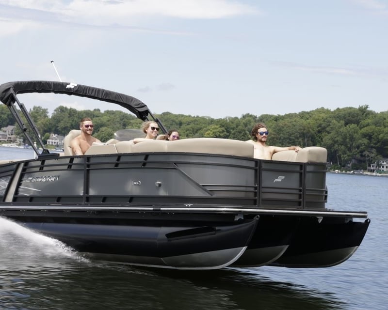 20' Pontoon Rental in Culver