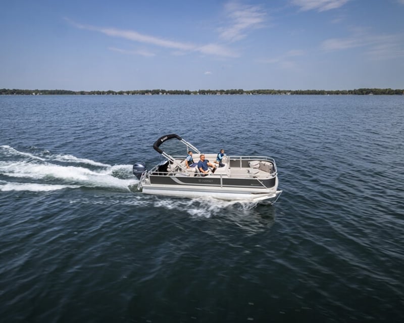 Crivitz 21' Fishing Boat Rental