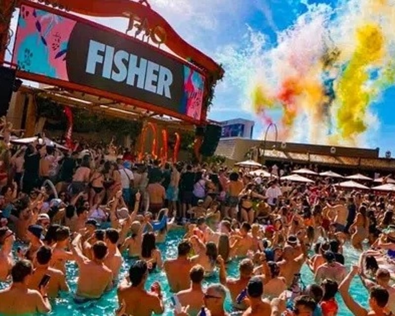 Explore Las Vegas Pool Parties on a Party Bus Crawl