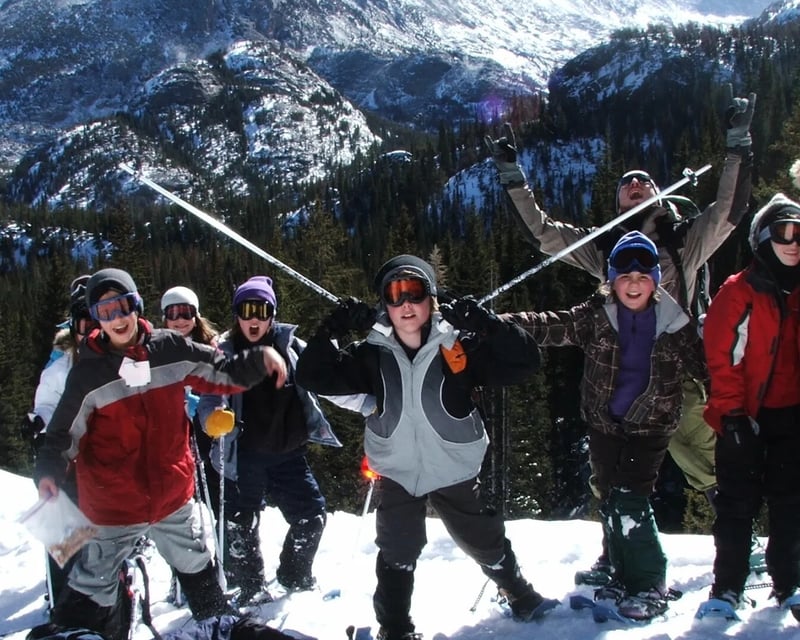 Private Half-Day Guided Snowshoe Hike in Estes Park