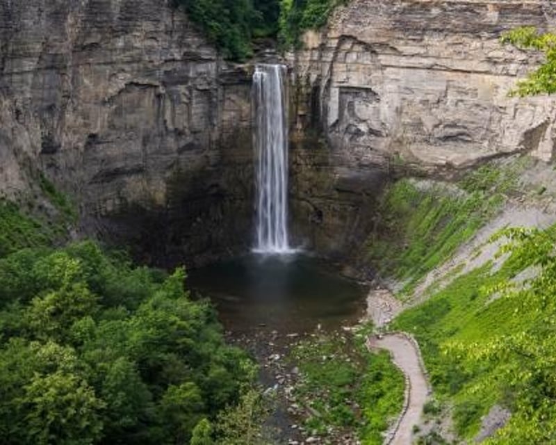 Taughannock Falls 4-Hour Cruise & Hike