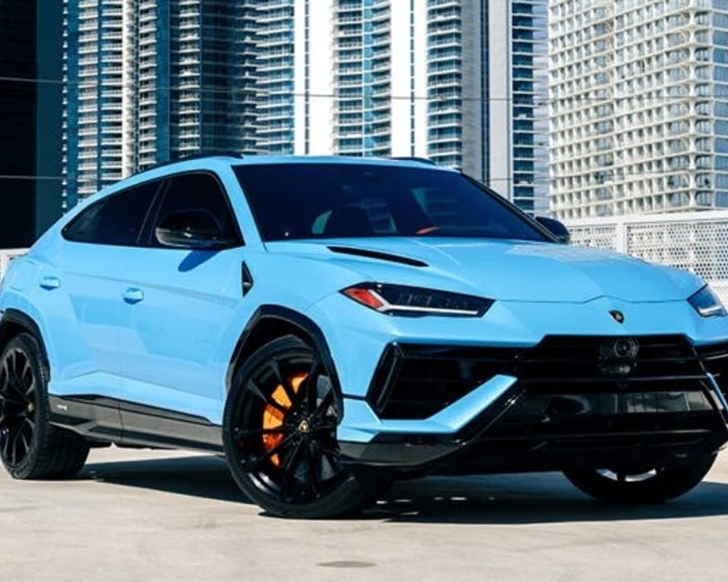 Lamborghini Urus Rental in Miami