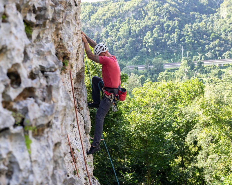 Outdoor Rock Climbing Day Pass in Vega Baja