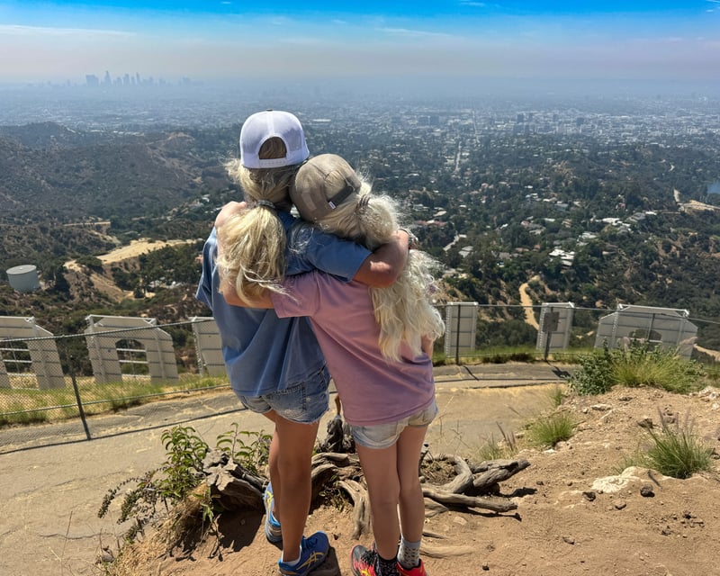 Guided Hollywood Sign Hike Behind the Sign in Los Angeles