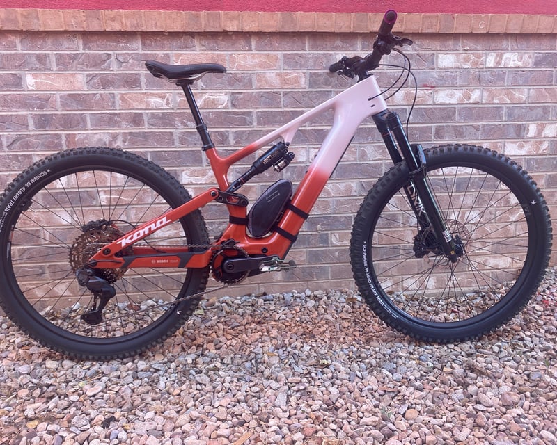 Medium Full-Suspension E-Mountain Bike Rental in Moab