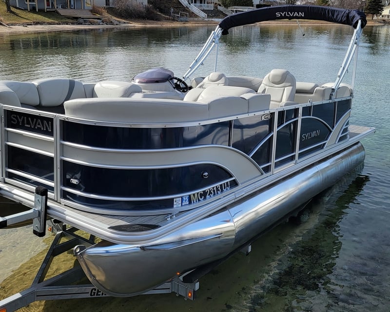 Traverse City 20' Pontoon Rental