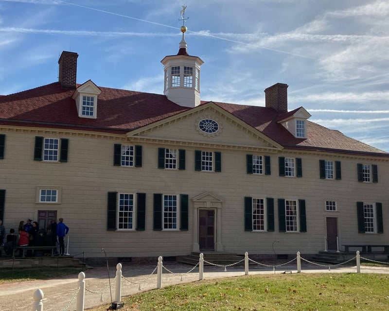 Explore Mount Vernon & Arlington Cemetery Private Tour