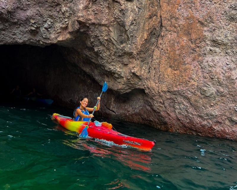 Kayak Tour to Emerald Cove in Black Canyon
