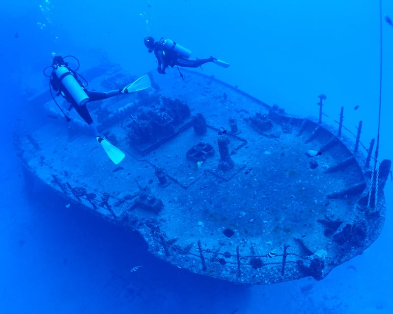 2-Tank Wreck Dive off Waikiki for Certified Divers