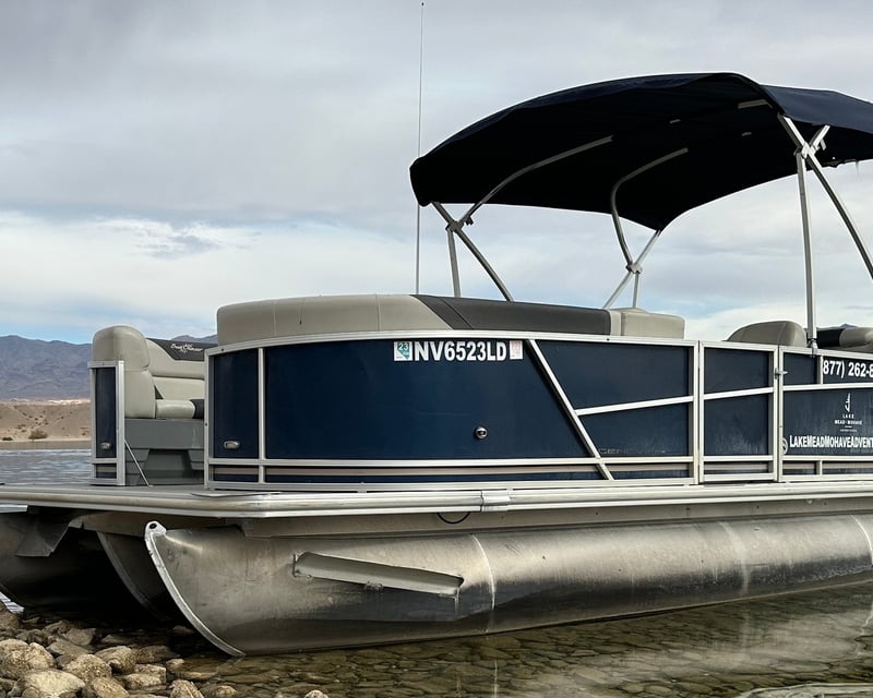 25' Tritoon Boat Rental at Cottonwood Cove, Lake Mohave