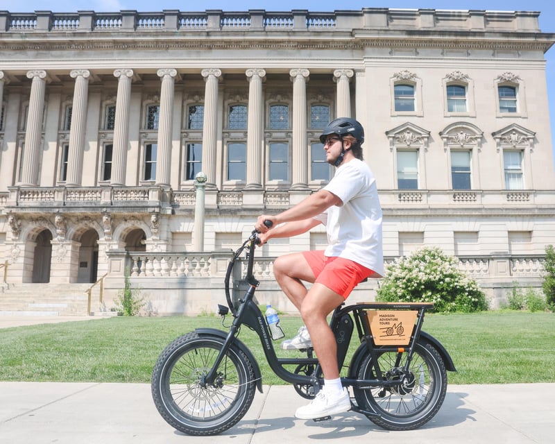 Madison E-Bike Tour Past Wisconsin State Capitol & Lakes