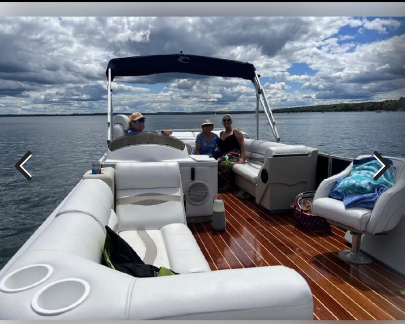 Captained 25' Pontoon Charter on Jordan Lake