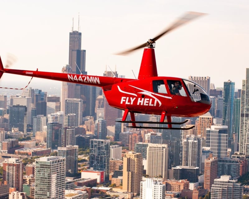 Chicago Helicopter Tour Over the Skyline & Lakefront