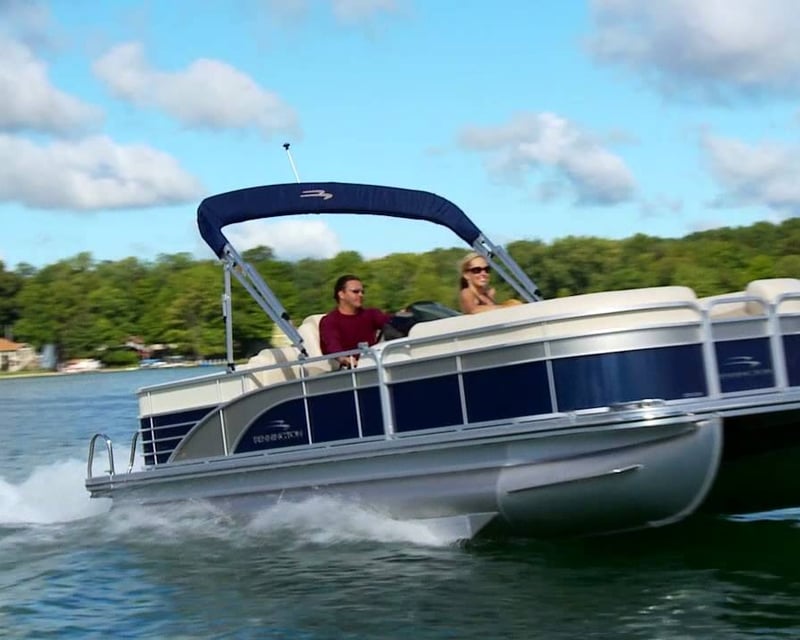 22' Pontoon Boat Rental on Harris Chain