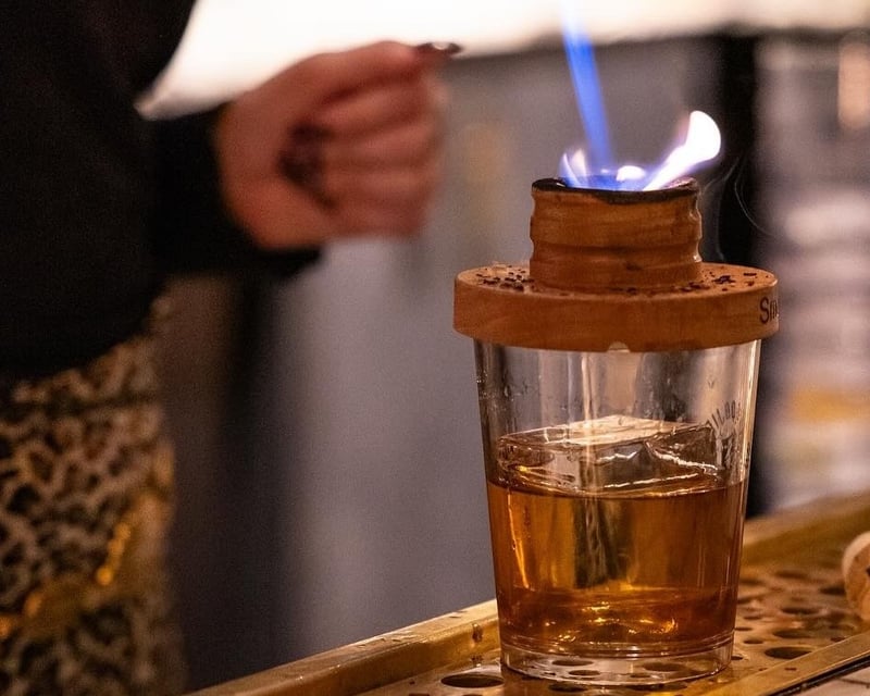 Private Bourbon Tasting & Cocktail Class in Louisville