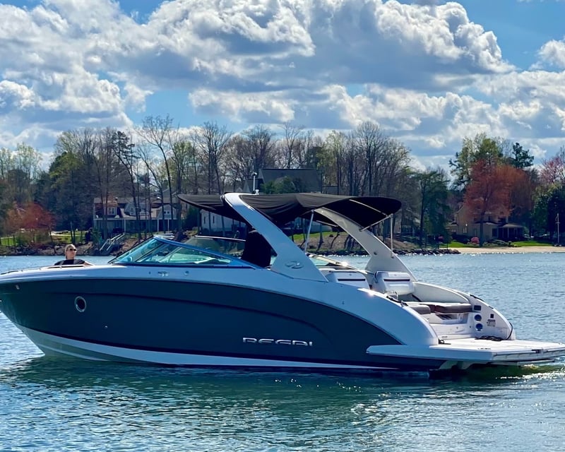 Luxury Yacht Charter on Lake Norman