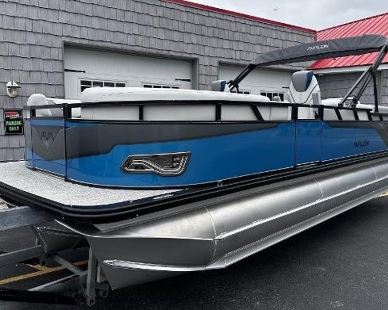 200HP Tritoon Boat Rental in Lake Havasu City