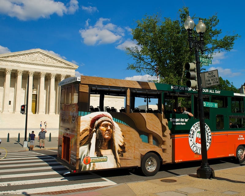 Narrated Hop-On Hop-Off Trolley Tour of Washington DC