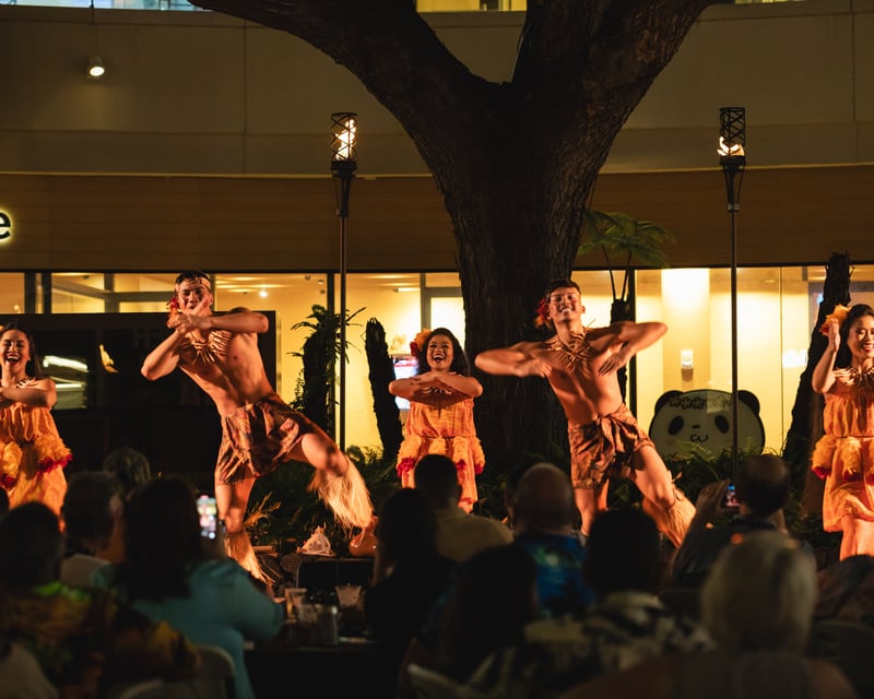 Fire-Knife Luau in Waikiki
