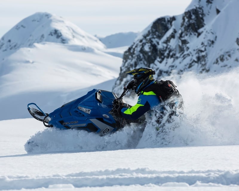Advanced Powder Snowmobile Tour in Donnelly, Idaho