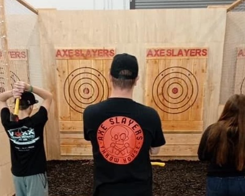 1-Hour Axe Throwing Experience