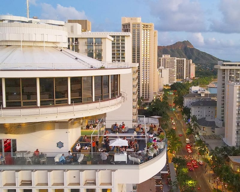 Waikiki Night Shopping Trip from North Shore