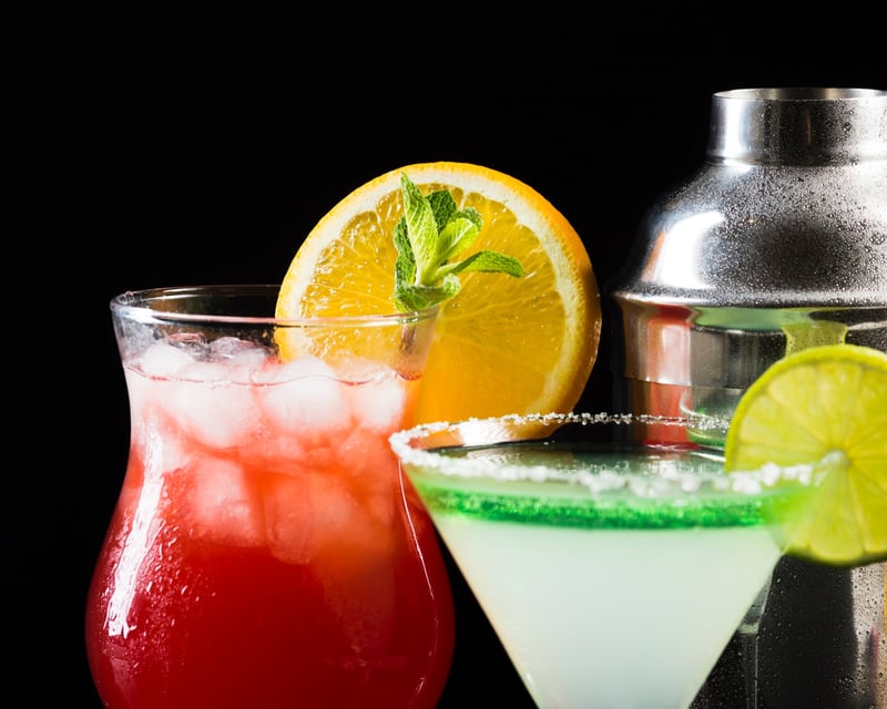 Charleston True Crime Walking Tour with Cocktails