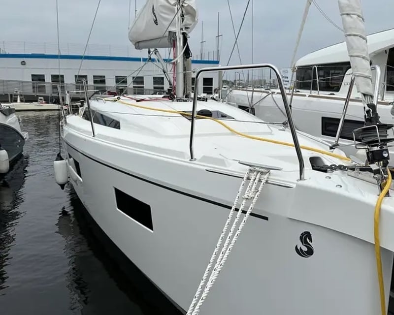 34' Sailboat Charter in Marina del Rey