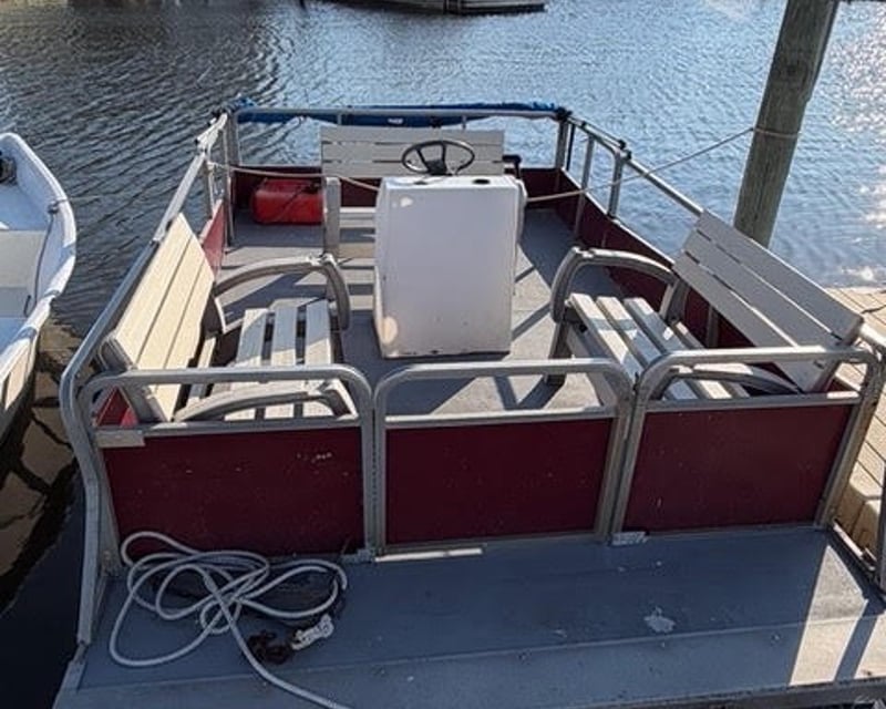 16' Crabbing & Fishing Pontoon Rental in Barnegat, NJ