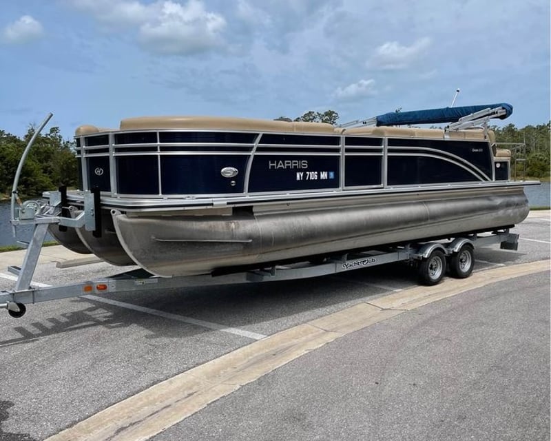 24' Pontoon Boat Rental in Cape Coral