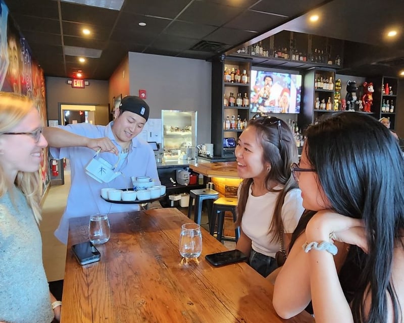 Weeknight Food & Mural Arts Tour in Central Square