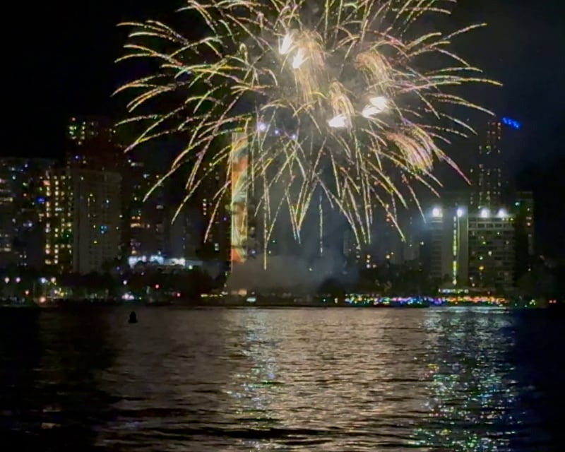 Honolulu Sunset Fireworks Cruise