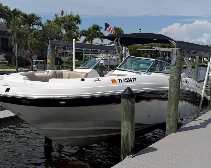 Multi-Day 27' Deck Boat Rental in Cape Coral