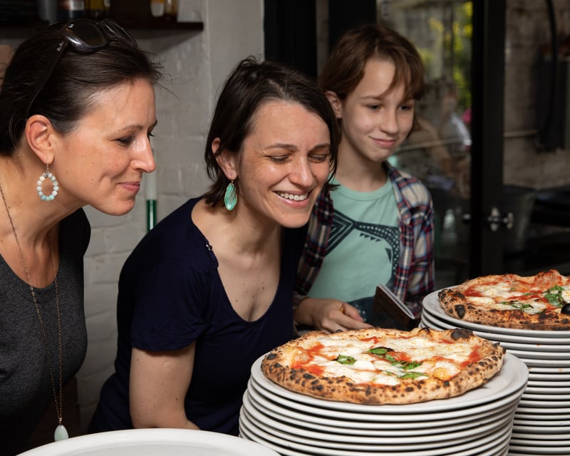 Coal, Gas & Wood-Fired Pizza Walking Tour in Brooklyn