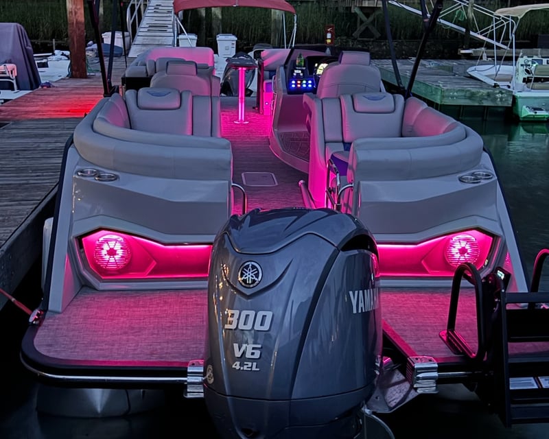 25' Pontoon Boat Rental on Hilton Head Island