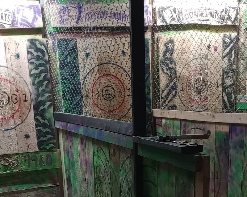 Beginner Axe Throwing Lesson & Games in Eastlake, OH