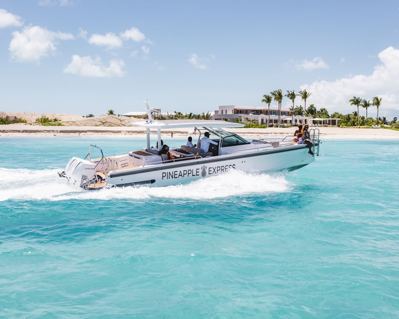Small-Group North & Middle Caicos Island Tour by Boat