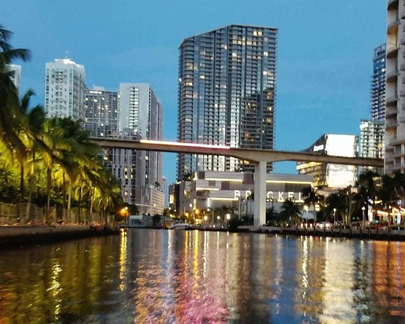 Private Miami Boat Tour to Star Island & Bayside Marketplace